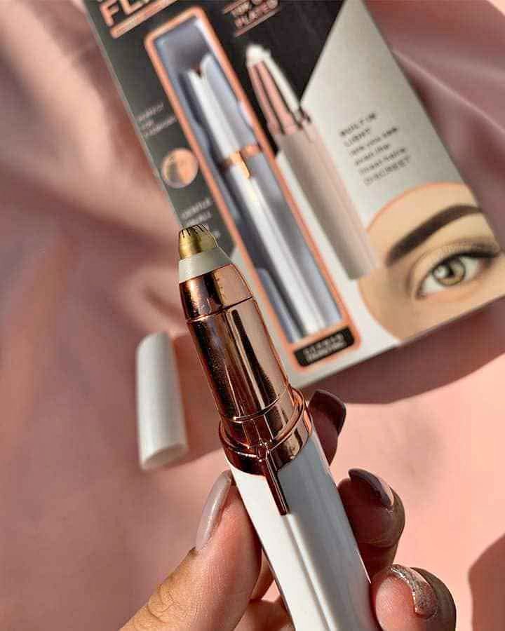 Depilador de Cejas Suave y Portátil Flawless