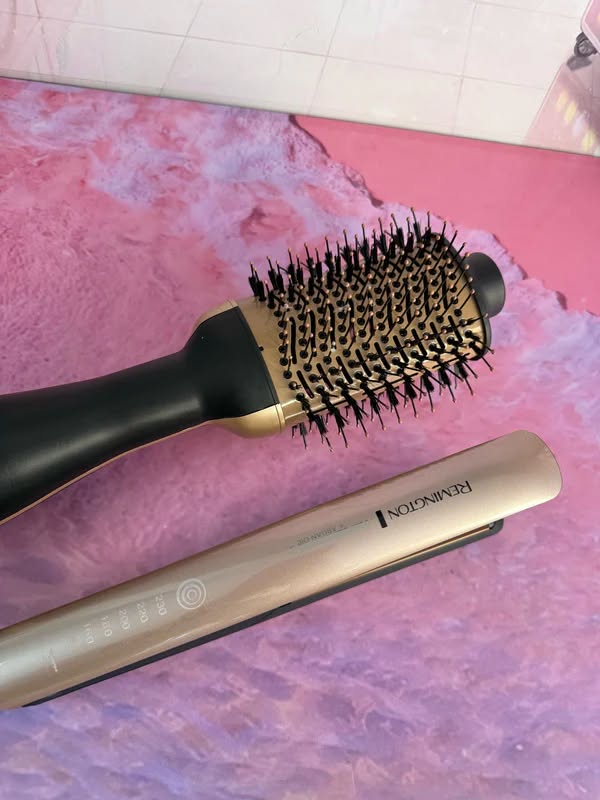 Combo Keratina – Plancha + Cepillo Secador ! Alisa, Seca y Cuida tu Cabello